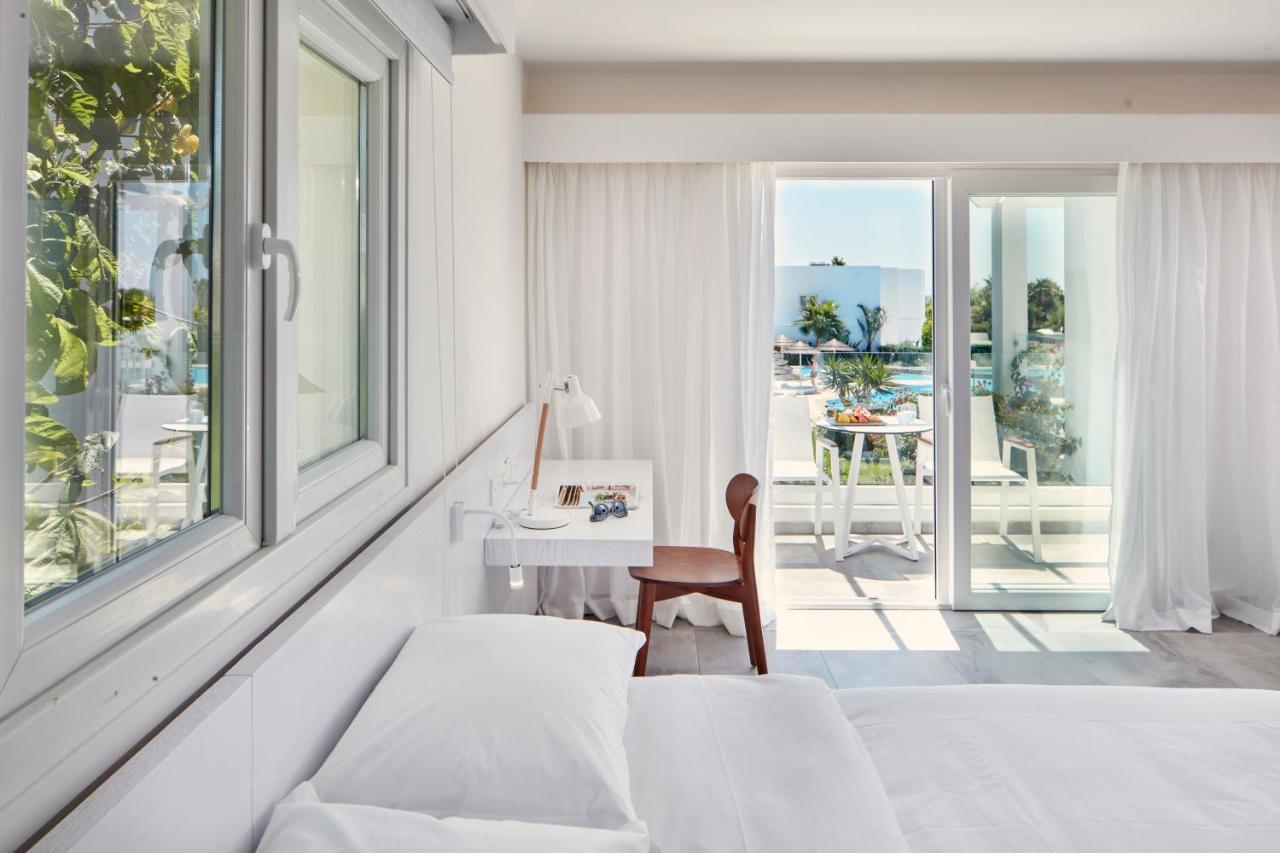 So Nice Beach Resort Ayia Napa Bagian luar foto