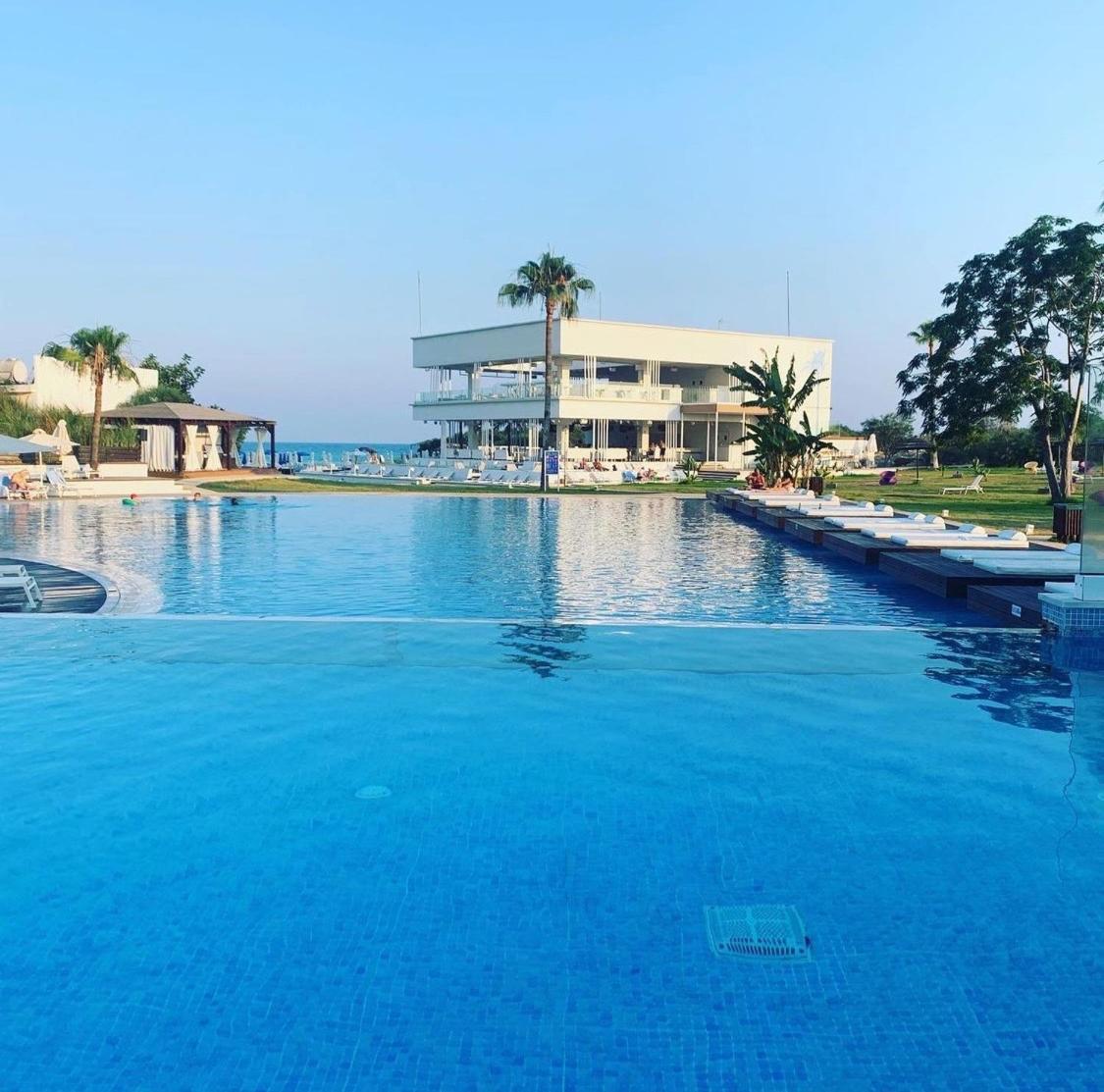 So Nice Beach Resort Ayia Napa Bagian luar foto